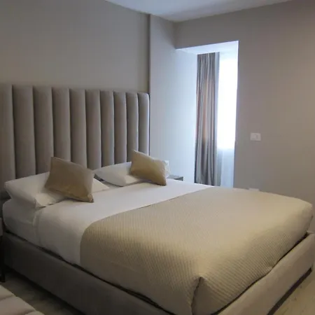Freddy'S Hotel-3