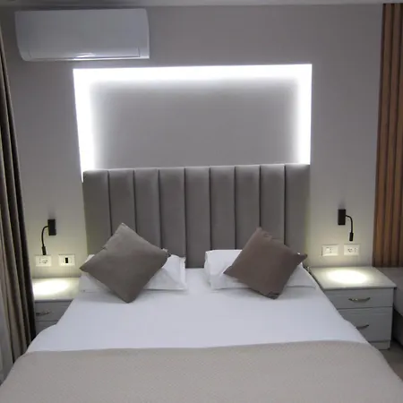 Freddy'S Hotel-2